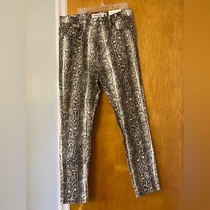 Women’s size 7 jeans